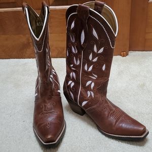 Ariat women cowgirl boots